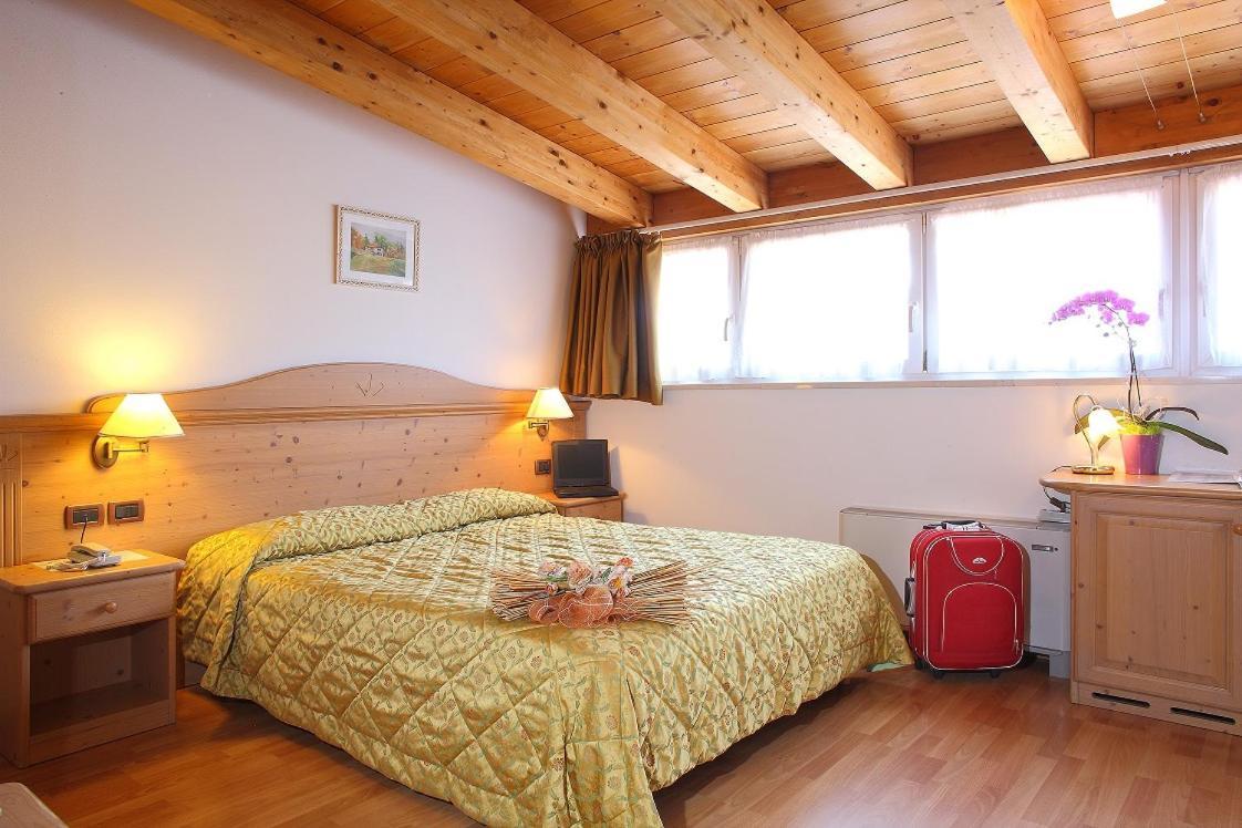 Hotel Sant'Ilario Роверето Екстериор снимка
