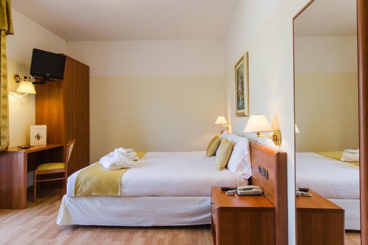 Hotel Sant'Ilario Роверето Екстериор снимка