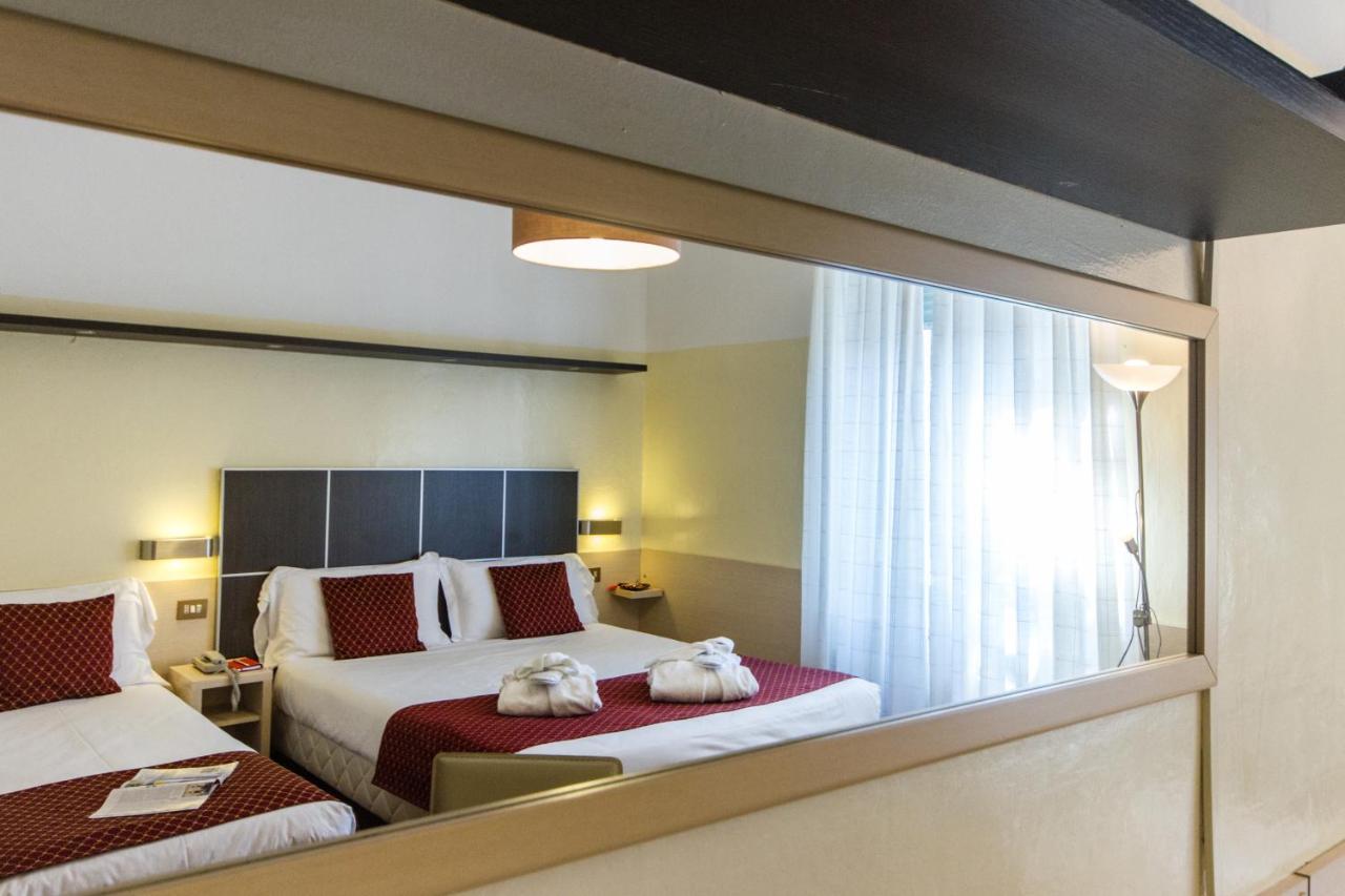 Hotel Sant'Ilario Роверето Екстериор снимка
