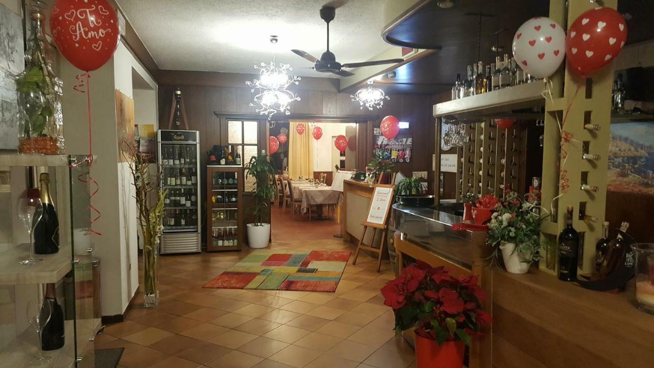 Hotel Sant'Ilario Роверето Екстериор снимка